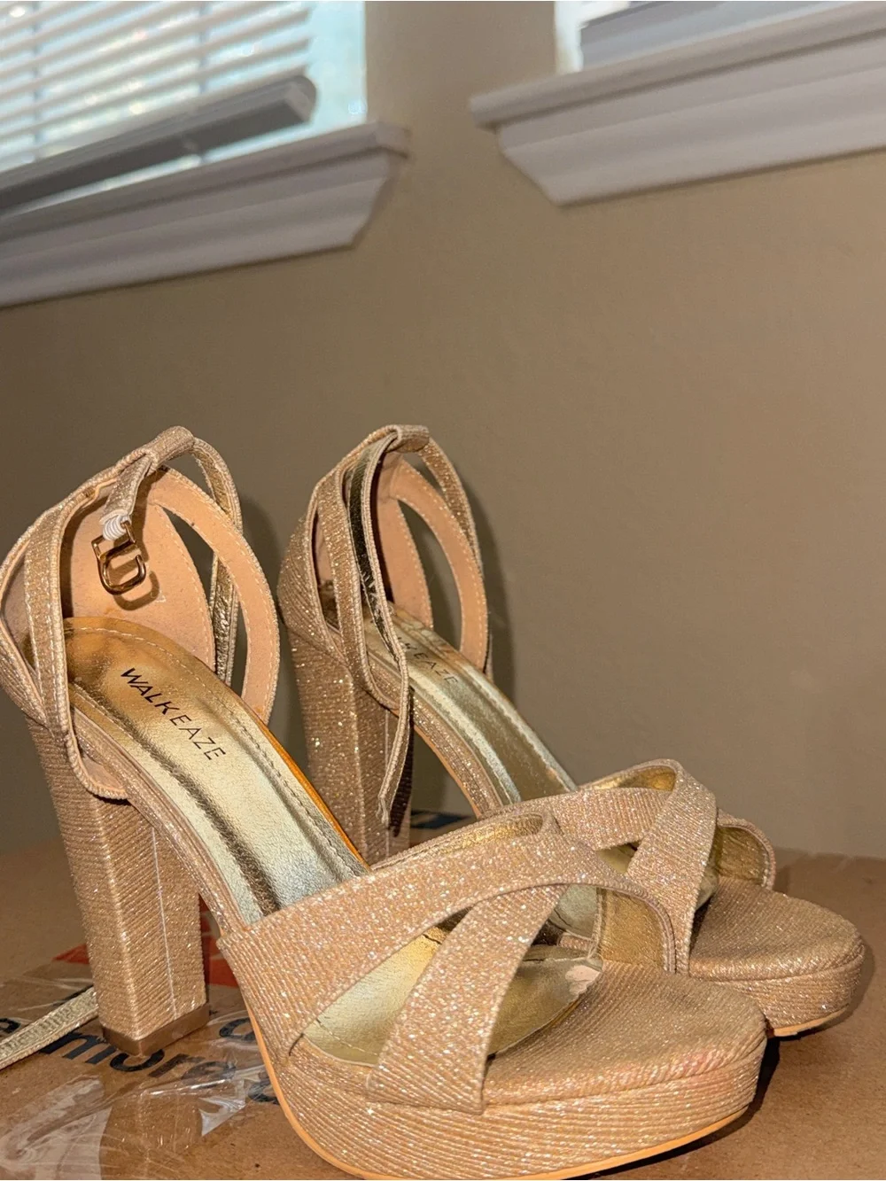 Women's Glitter Platform Sandal in Champagne